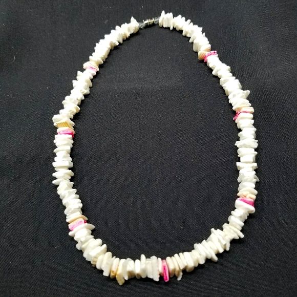 PINK AND WHITE PUKA SHELL NECKLACE - Picture 1 of 3